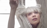 Découvrez le clip «Chandelier» de Sia