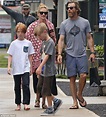 Julia Roberts goes make-up free during family time in Hawaii with kids ...