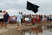 Las 48 playas españolas con banderas negras este 2021 | Medio Ambiente