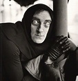 Marty Feldman interpreta "Igor" in Frankenstein junior, regia di Mel ...