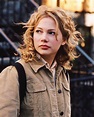 Michelle Williams with curly hair | Michelle williams, Dawsons creek ...