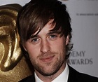 Jonas Armstrong Biography - Facts, Childhood, Family Life ...