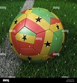 Pelota de fútbol bandera de ghana 3d fotografías e imágenes de alta ...