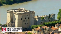 Le château de Tarascon, sur les rives du Rhône - YouTube