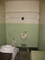 File:Cell Alcatraz Federal Prison.JPG