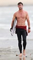 #LaFotoDelDía - Chris Hemsworth lució su cuerpo haciendo surf 💪🏼🏄🏻