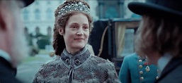 Corsage Trailer: Vicky Krieps Stars as Sisi, Austrian Empress | IndieWire