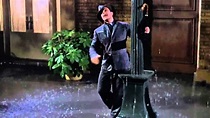 "Cantando na Chuva", cena clássica de Gene Kelly - YouTube