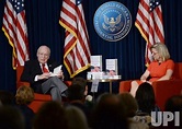 Richard and Liz Cheney sign copies of their book at the Reagan Library ...