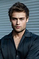 Douglas Booth - Actor - CineMagia.ro