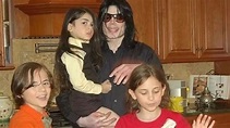 Filhos de Michael Jackson prestam homenagem ao seu 64º aniversário