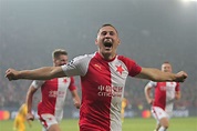 Jan Bořil slaví v zápase LM Slavia - Barcelona - Aktuálně.cz