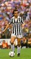 Michel Platini of Juventus in 1984. | Sportif, Sport, Légendes