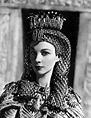 Dressing up as Cleopatra – Vivien Leigh 1945 – BEGUILING HOLLYWOOD