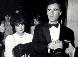 Linda Ronstadt & Jerry Brown from Hollywood's Hot Political Hookups | E ...