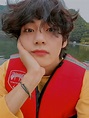 Taehyung | Weverse Moment | Taehyung, Kim taehyung, Bts aesthetic pictures