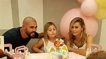 Víctor Valdés, apartado del Barça, celebra el cumpleaños de su hija ...