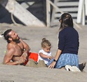 Jennifer Garner and Bradley Cooper enjoy Malibu beach date - DiazHUB