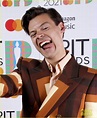 Harry Styles Carries a Purse on BRITs 2021 Red Carpet After Winning ...