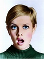 Lesley Lawson | Twiggy | 1966 | [Colorized] [896x1190] : r/HistoryPorn