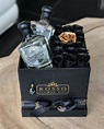 Box black roses & tequila | Regalos para hombres cumpleaños, Regalos de ...