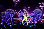 Dua Lipa's Future Nostalgia Tour Photos & Highlights: "Levitating ...