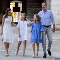西班牙王后穿平價貨 和國王&女兒秀親民「全家餐穿搭」 | 西洋名人 | 時尚名人 | udnSTYLE