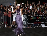 Lady Gaga火爆香港开唱 突破造型语出惊人_新浪时尚_新浪网