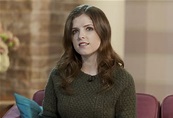 Stills de Anna Kendrick en programa “This Morning”- 13 Oct. ~ Saga ...