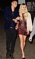 Ashlee Simpson and musician boyfriend Evan Ross take the office home ...