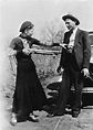 Photos of the real Bonnie and Clyde, taken in 1933 - Pictolic