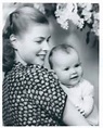 Ingrid Bergman and daughter, Pia Lindström, 1938 | Ingrid bergman, Old ...