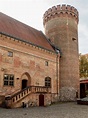 Juliusturm, Berlin Spandau 🇩🇪 | Spandau, Leaning tower of pisa, Leaning ...