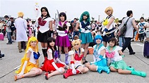 Japanese Cosplay at Comiket 82 in Tokyo - YouTube