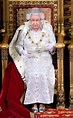 Rainha Elizabeth passará a usar pele sintética em novos trajes