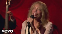 Carly Simon - Moonlight Serenade (Live On The Queen Mary 2) - YouTube