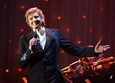What age is Barry Manilow, when do tour tickets go on sale and when is ...