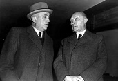 Konrad Adenauer und Hermann Pünder bei der ersten Sitzung der ...