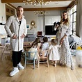 Caras | Robbie Williams revela fotografia de família que gera dúvidas ...