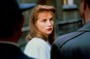 Un affare di donne: Isabelle Huppert in una scena del film: 449129 ...