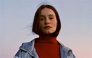 Sigrid shares "cosy" festive version of 'Home To You'