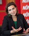 Alma Zadić im Interview - Ministerin kündigt 85 neue Justizstellen in ...