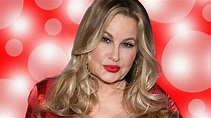 Jennifer Coolidge Bikini, Fashion, Career and Pictures