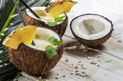 ¿Cómo preparar un coctél coco loco tradicional? (Receta y ingredientes)