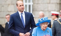 El príncipe Guillermo acompaña a Isabel II en una gira muy significativa