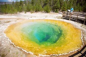 File:Morning Glory Pool Yellowstone National Park.jpg - Wikipedia