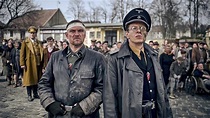 Kriegsfilm „Blood & Gold“ bei Netflix: Nazis jagen mit der Mistharke