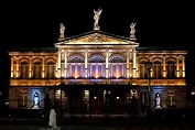 El Teatro Nacional es el nuevo símbolo nacional de la Libertad Cultural ...