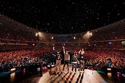 Coldplay高雄場內照曝光！5萬人畫面超震撼 他台上喊1句逼哭歌迷 | 娛樂星聞