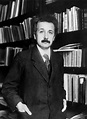 9 Things You May Not Know About Albert Einstein-physicsknow ~ Physicsknow